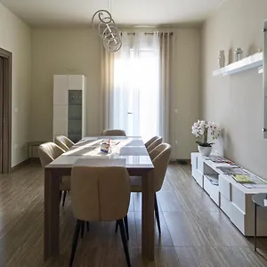 https://residenza-grazioli.hotelinveneto.com