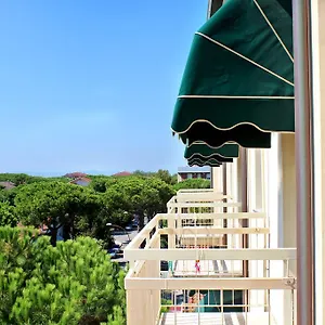https://hotel-madison-pinarella.emilia-romagnahotels.net