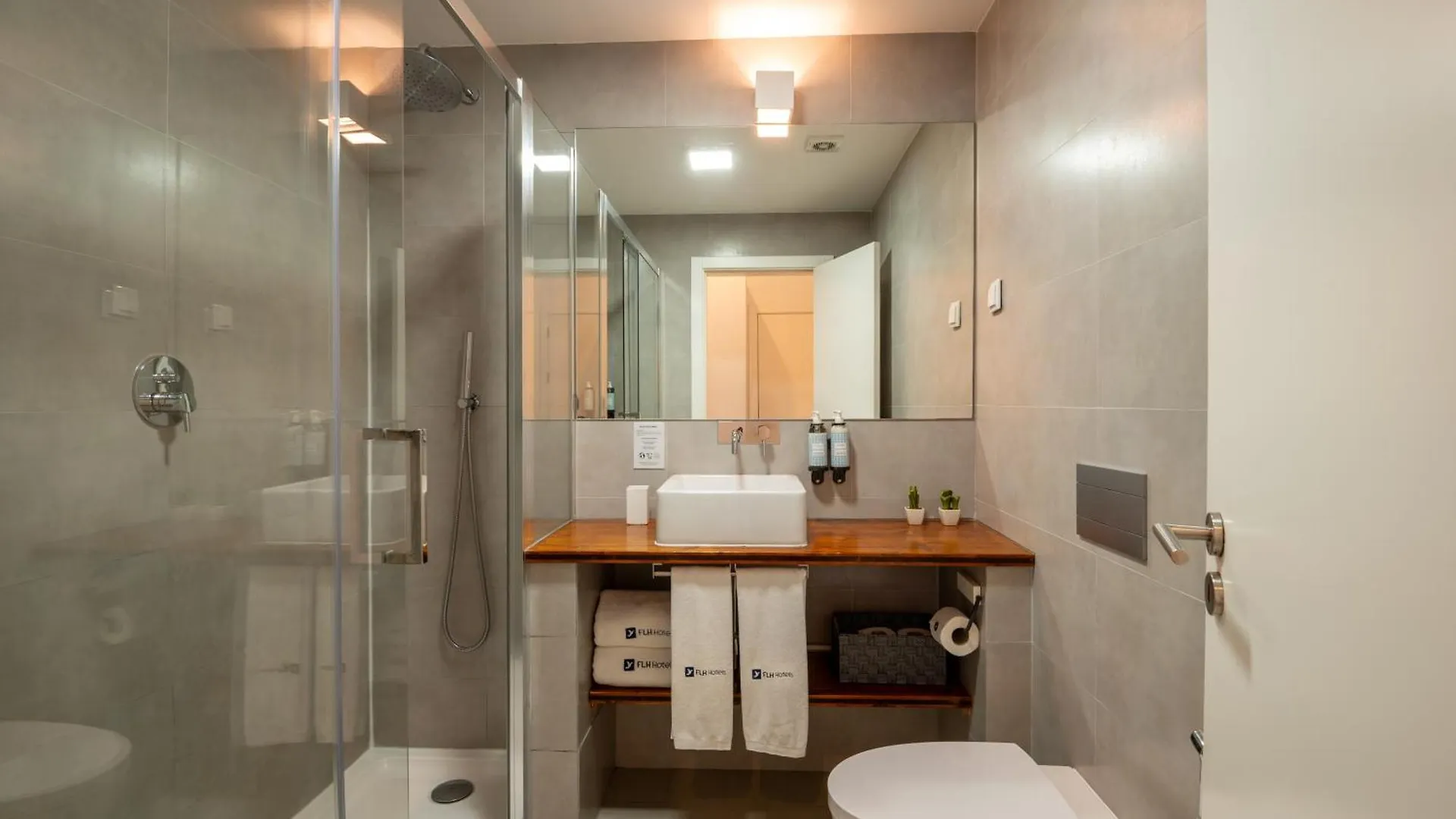 **** Gasthof Feels Like Home Bica Prime Suites Lissabon Portugal